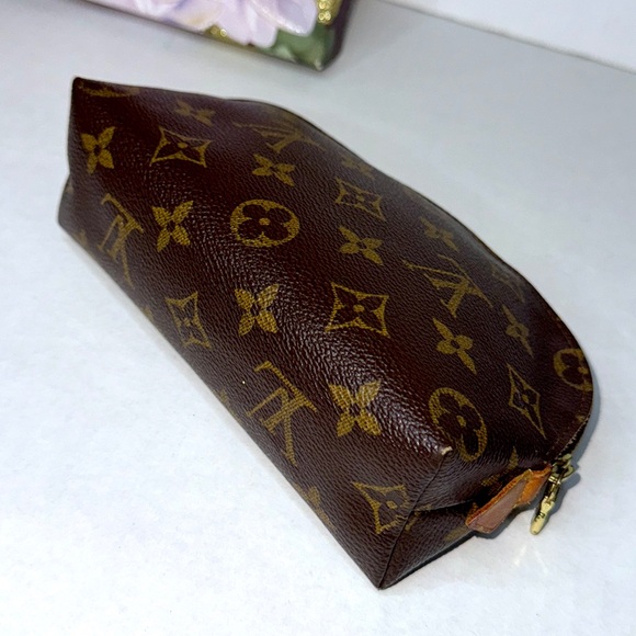 Louis Vuitton Demi Monogram Cosmetic pouch - Picture 7 of 11